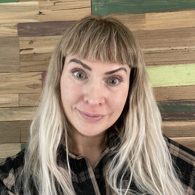 Amelia Bradshaw MCIPD testimonial praising Simon Childs FREC for recruitment psychology, CV support, and executive search services.